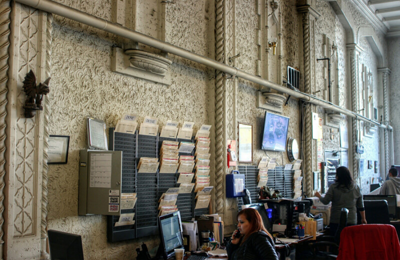 » A Glimpse of the Golden Age of Auto Showrooms Richard’s Body Shop in